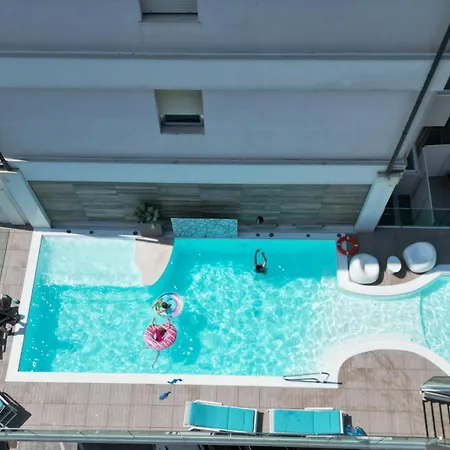 Otel Paola 3*