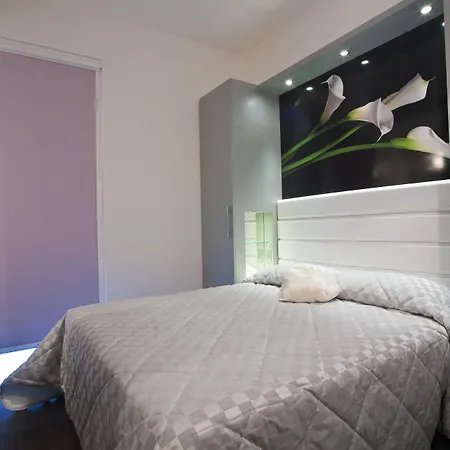 Paola Hotel