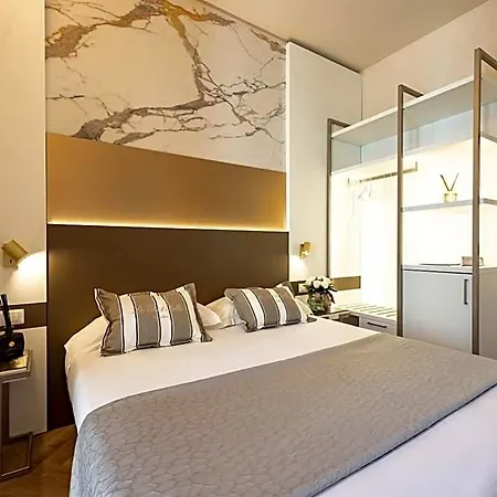 Paola Hotel 3*