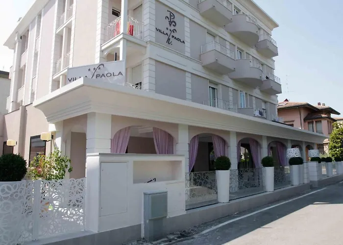 Paola Hotel