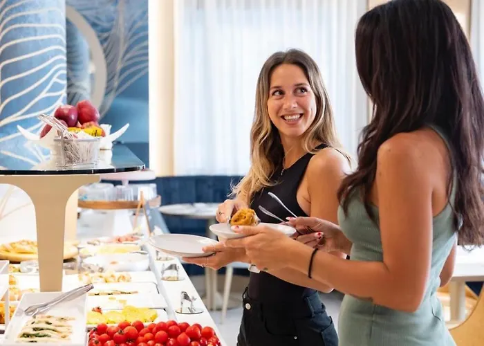 帕乌拉别墅酒店 3* 里米尼