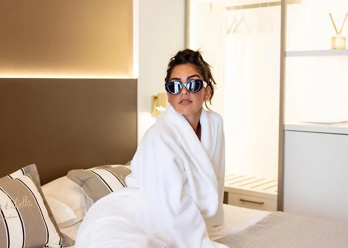 帕乌拉别墅酒店 3* 里米尼