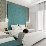 Paola Hotel