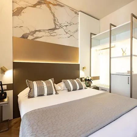 Paola Hotel 3*